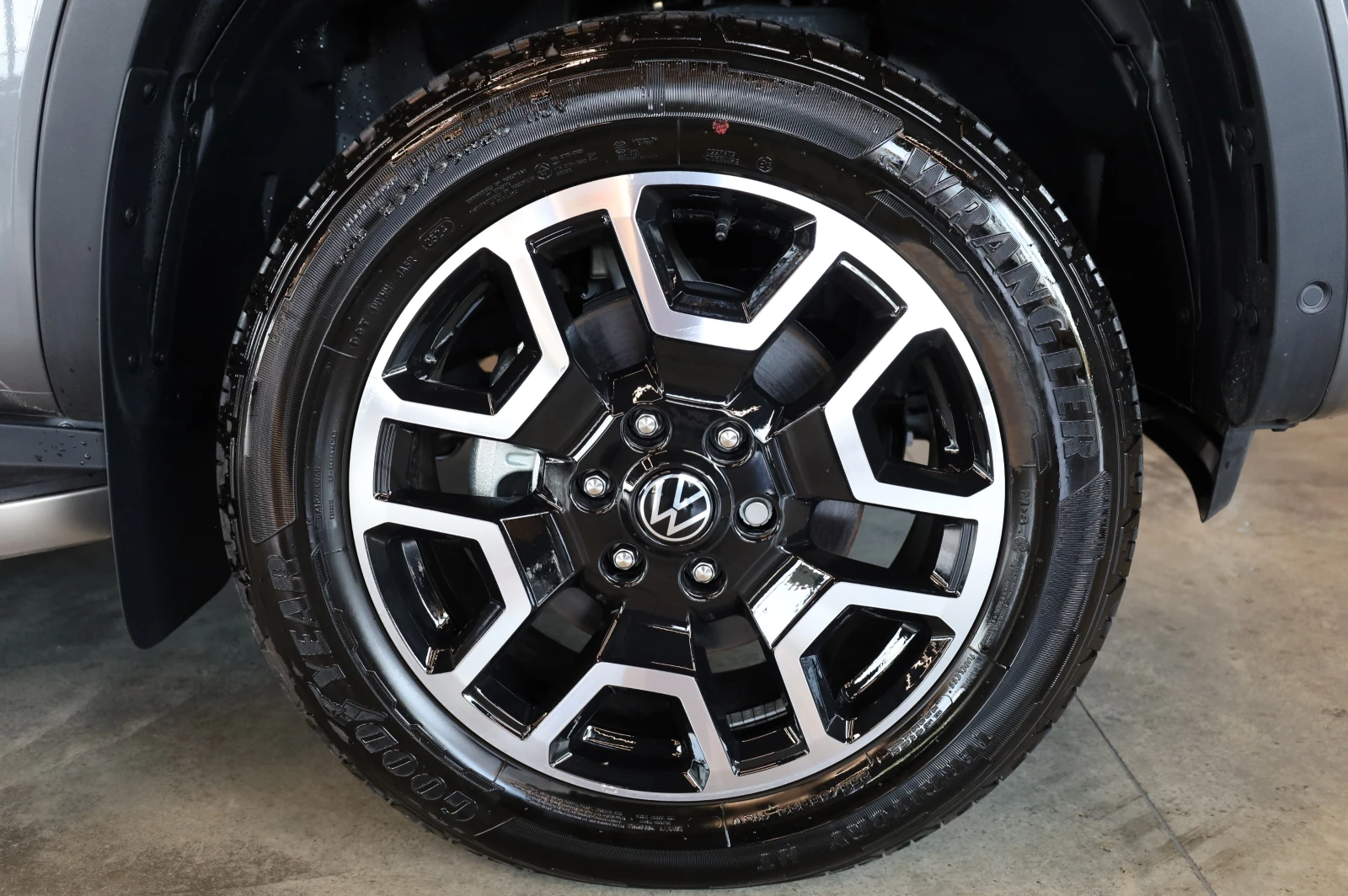 VW Amarok NEW* STYLE* IQ LED LIGHTS* HARMAN/KARDON* 360* , снимка 6 - Автомобили и джипове - 55663376