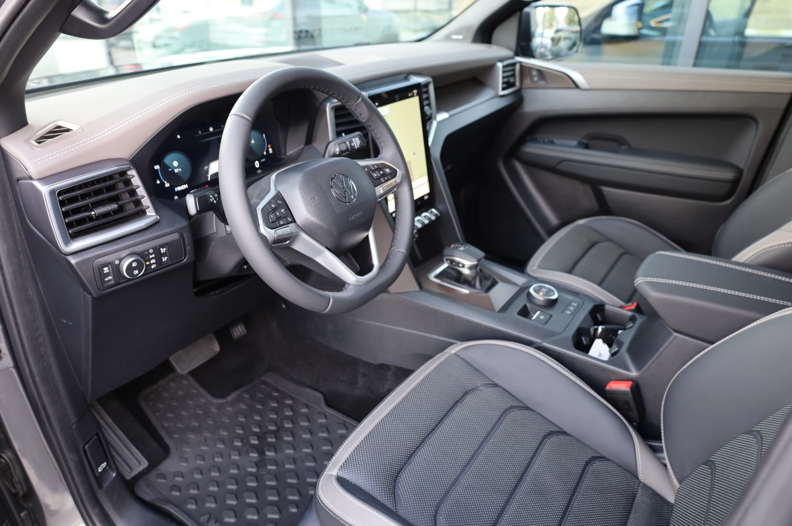 VW Amarok NEW* STYLE* IQ LED LIGHTS* HARMAN/KARDON* 360* , снимка 10 - Автомобили и джипове - 55663376