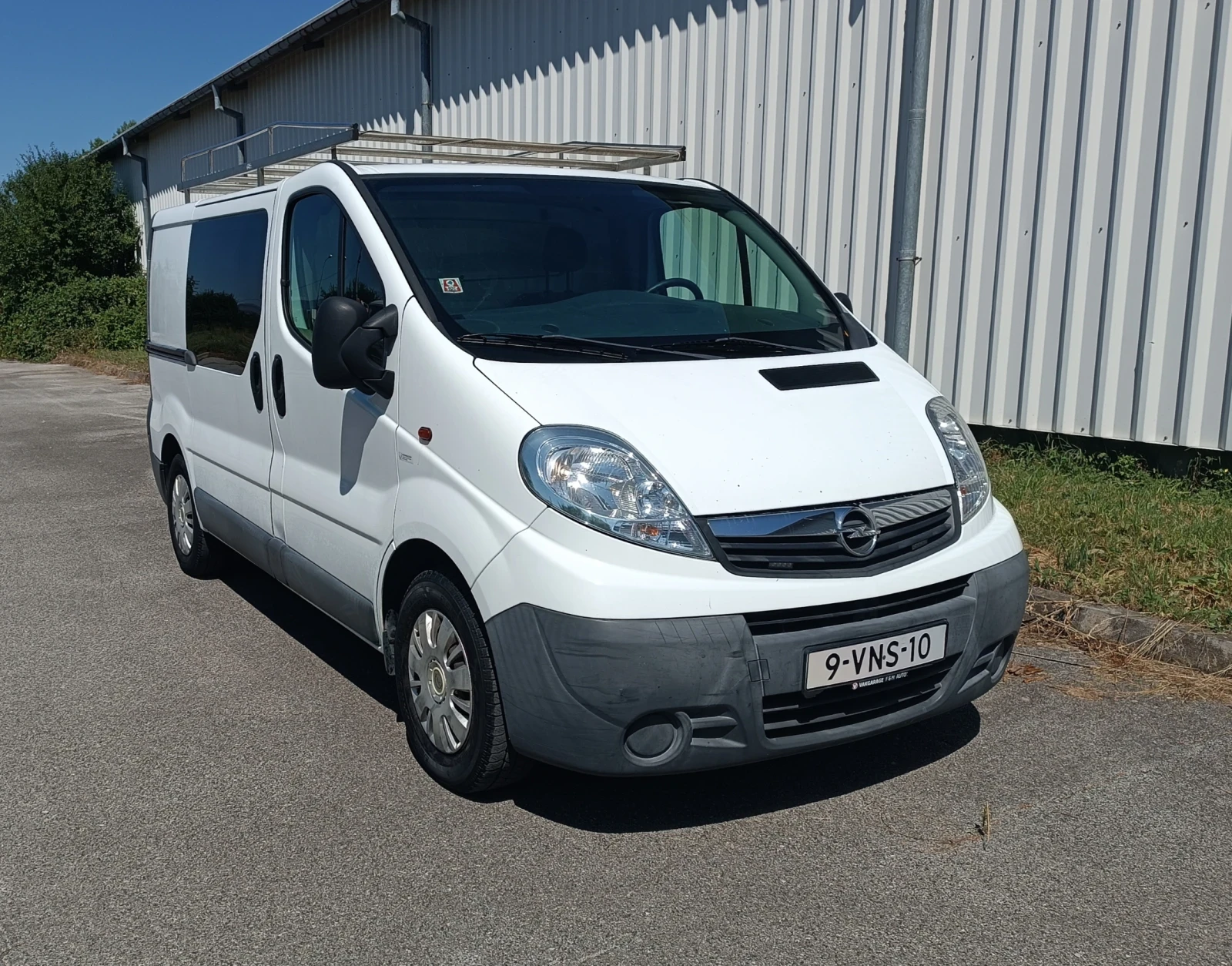 Opel Vivaro 2.5 CDTI, снимка 4 - Бусове и автобуси - 55493500