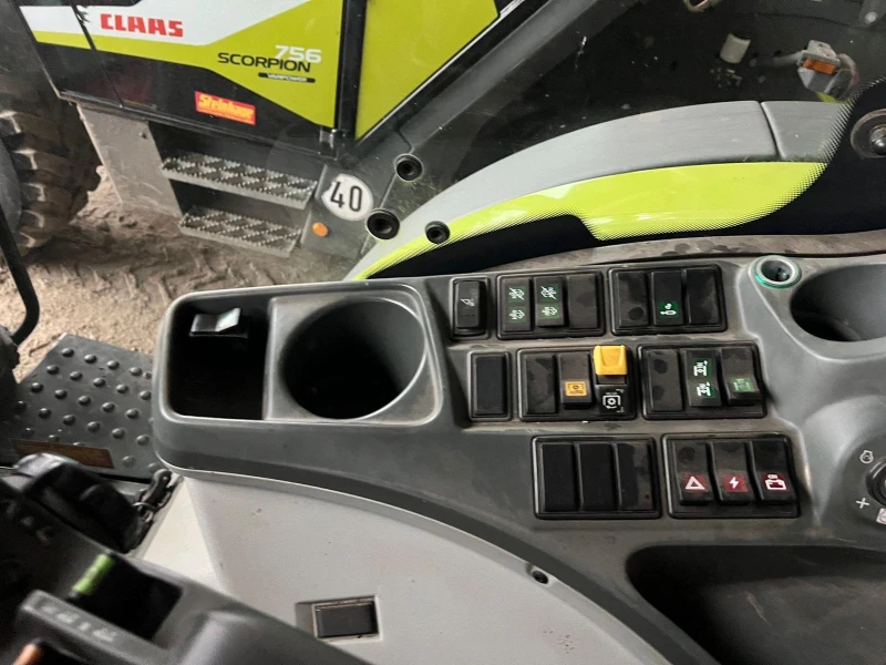 Трактор Claas ARION 650 CIS + ЧЕЛЕН ТОВАРАЧ ЛИЗИНГ, снимка 11 - Селскостопанска техника - 48341516