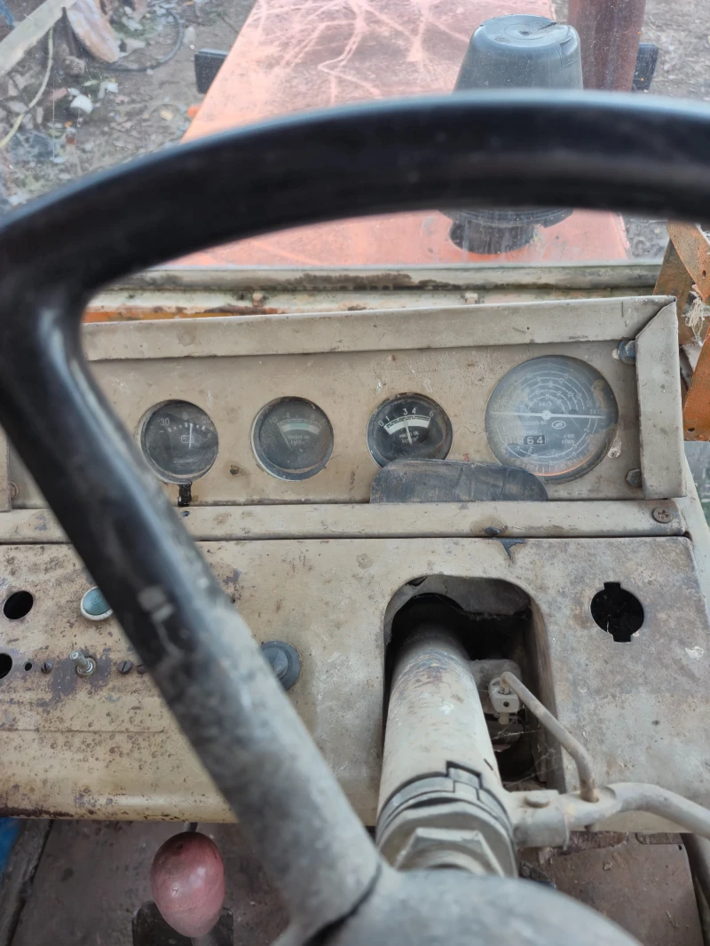 Трактор Болгар, снимка 8 - Селскостопанска техника - 53484916