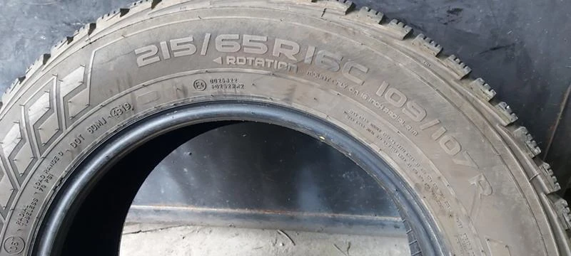 Гуми Зимни 215/65R16, снимка 8 - Гуми и джанти - 35130354