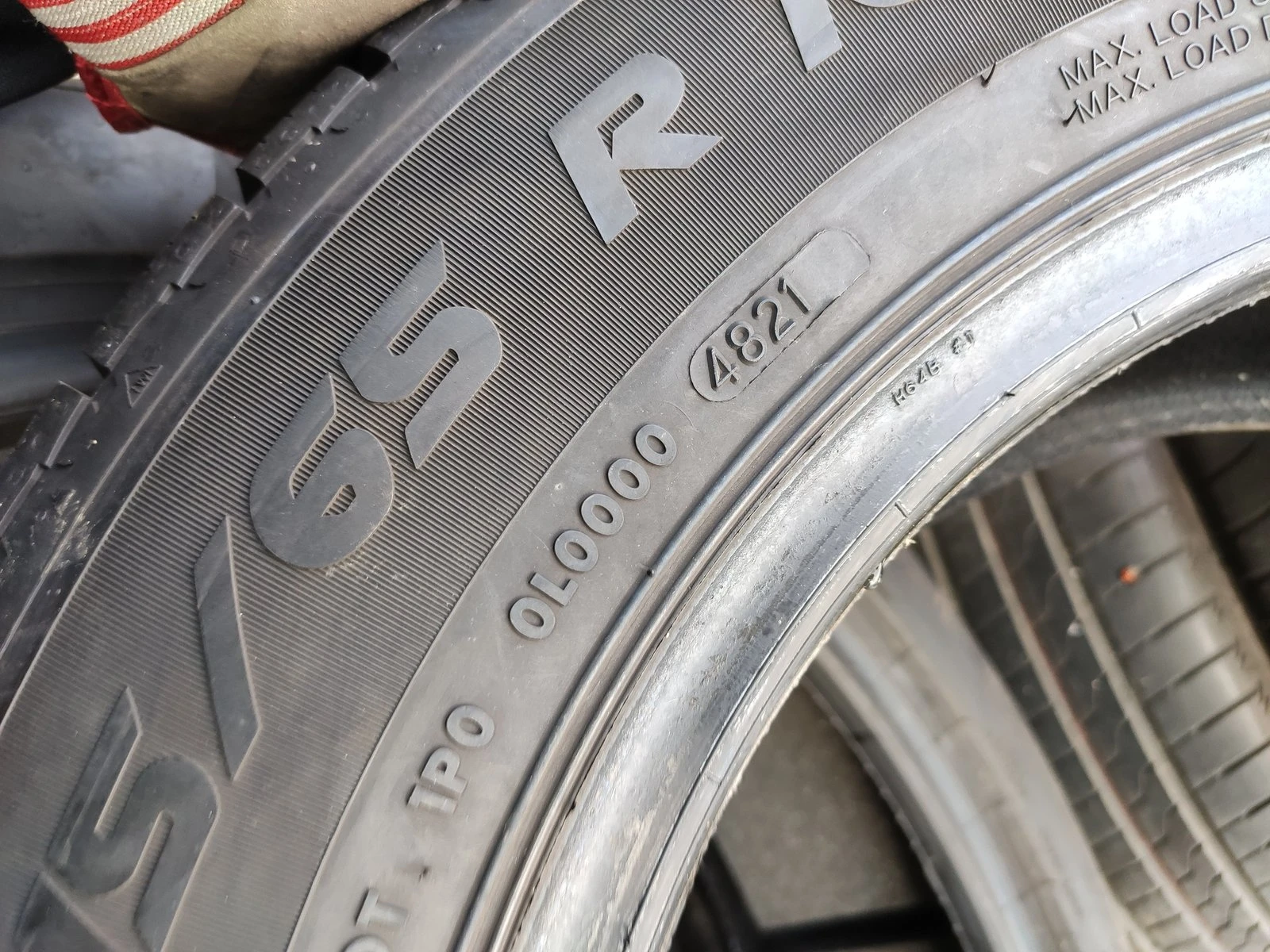 Гуми Зимни 215/65R16, снимка 7 - Гуми и джанти - 56735292