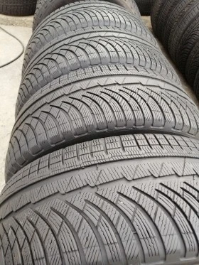 Гуми Зимни 235/55R17, снимка 3 - Гуми и джанти - 38508218