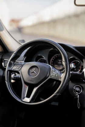 Mercedes-Benz E 220, снимка 9