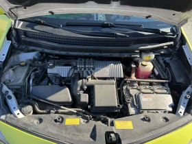 Toyota Prius 1.8 хибрид, снимка 10