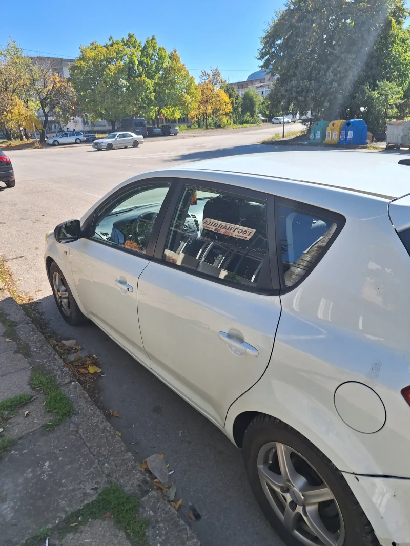 Kia Ceed, снимка 4 - Автомобили и джипове - 47579471