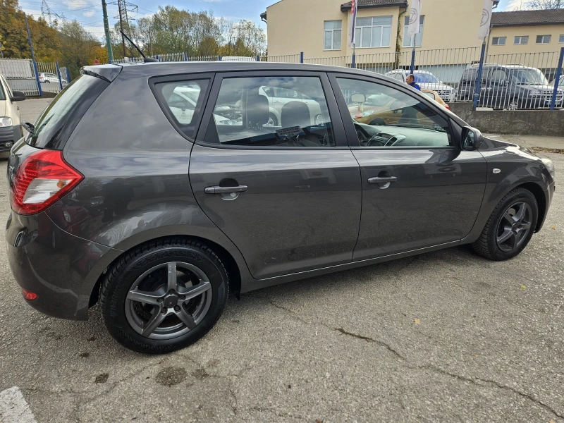 Kia Ceed 1.6 116к.сGRDI FASE, снимка 4 - Автомобили и джипове - 47787288