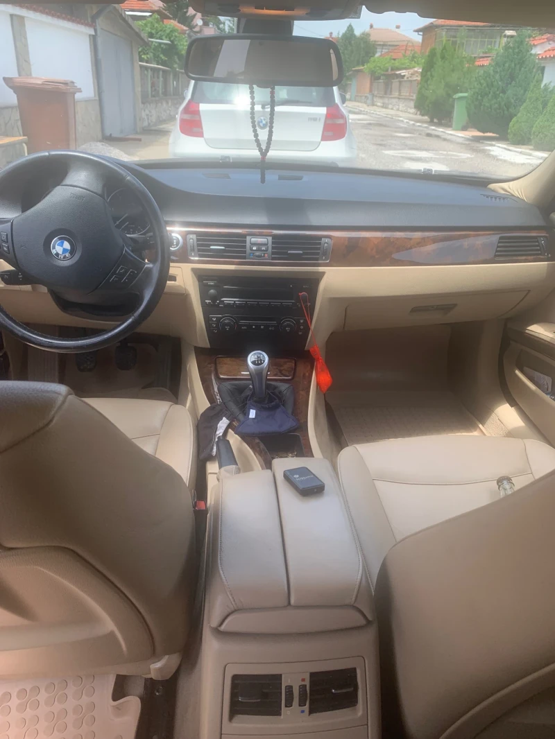 BMW 320, снимка 3 - Автомобили и джипове - 48695982