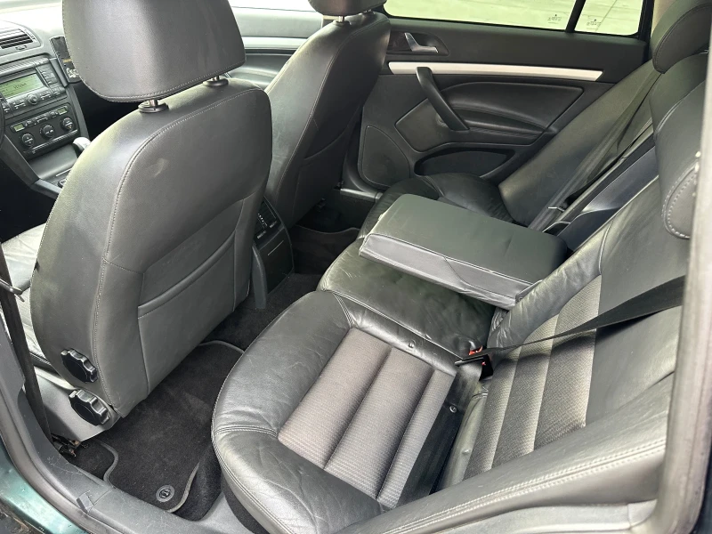 Skoda Octavia 2.0 FSI 4x4, снимка 14 - Автомобили и джипове - 52810120