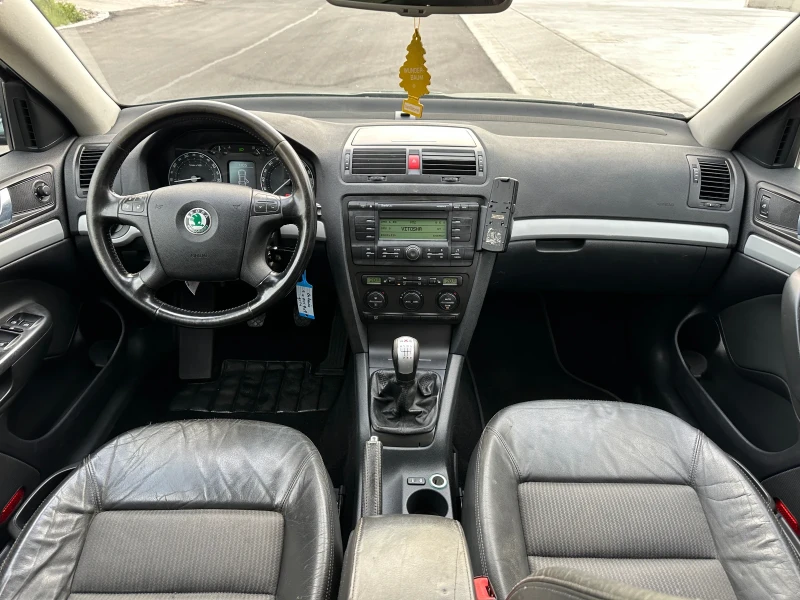 Skoda Octavia 2.0 FSI 4x4, снимка 8 - Автомобили и джипове - 52810120