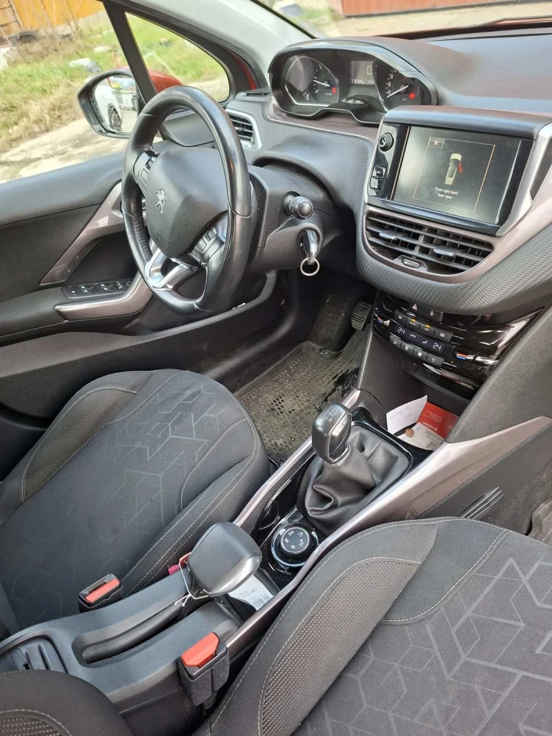 Peugeot 2008, снимка 8 - Автомобили и джипове - 52643364