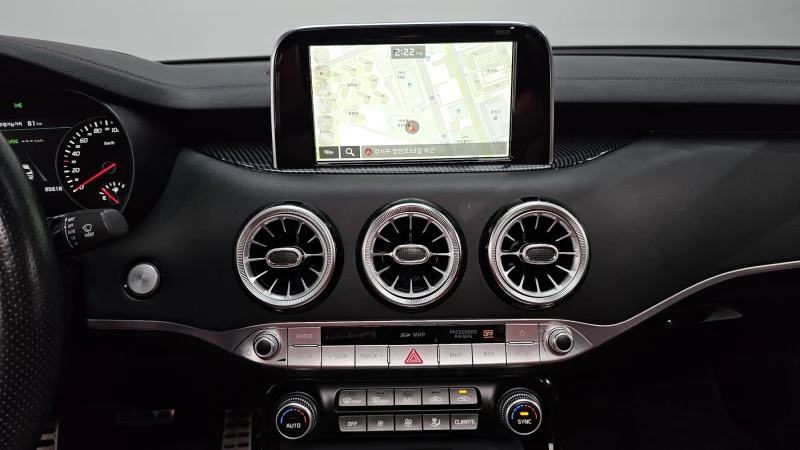 Kia Stinger 3.3T AWD GT , снимка 14 - Автомобили и джипове - 52688518