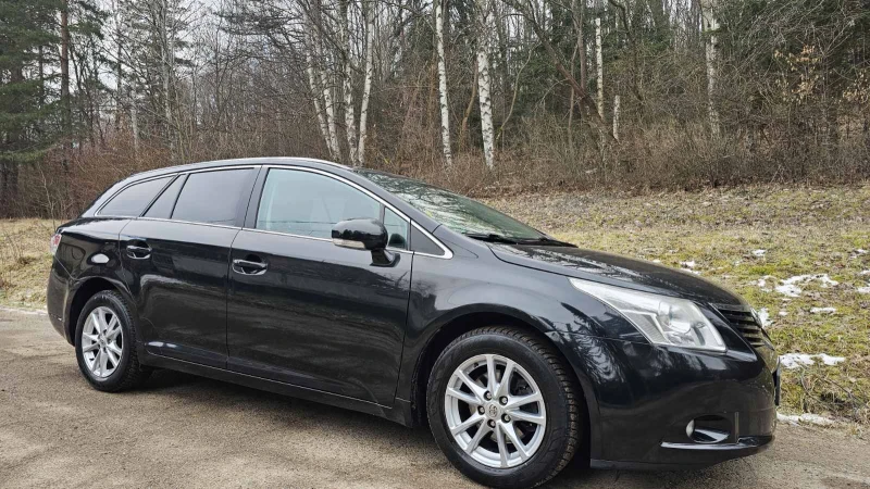Toyota Avensis 1.8, снимка 5 - Автомобили и джипове - 53205553