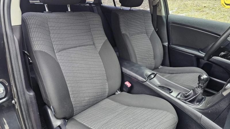 Toyota Avensis 1.8, снимка 11 - Автомобили и джипове - 53205553