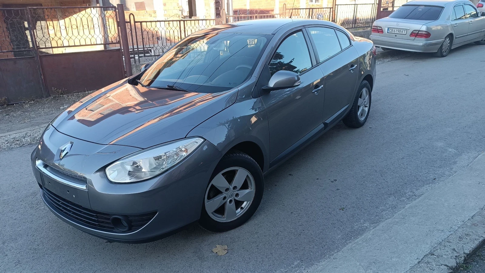 Renault Fluence 1.6 перфектен  - изображение 2