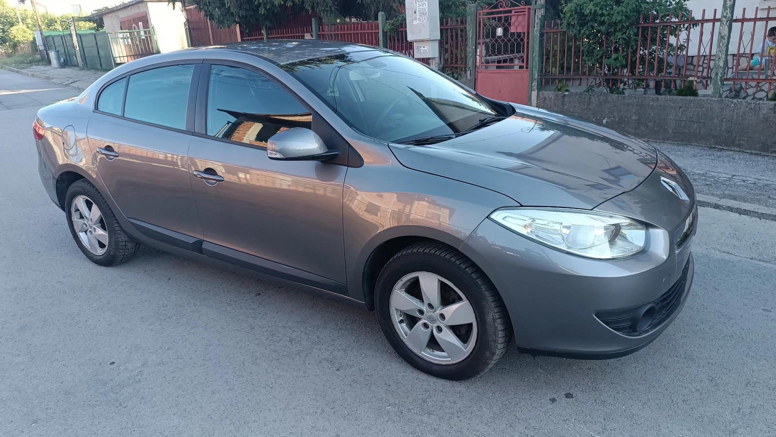 Renault Fluence 1.6 перфектен  - изображение 6