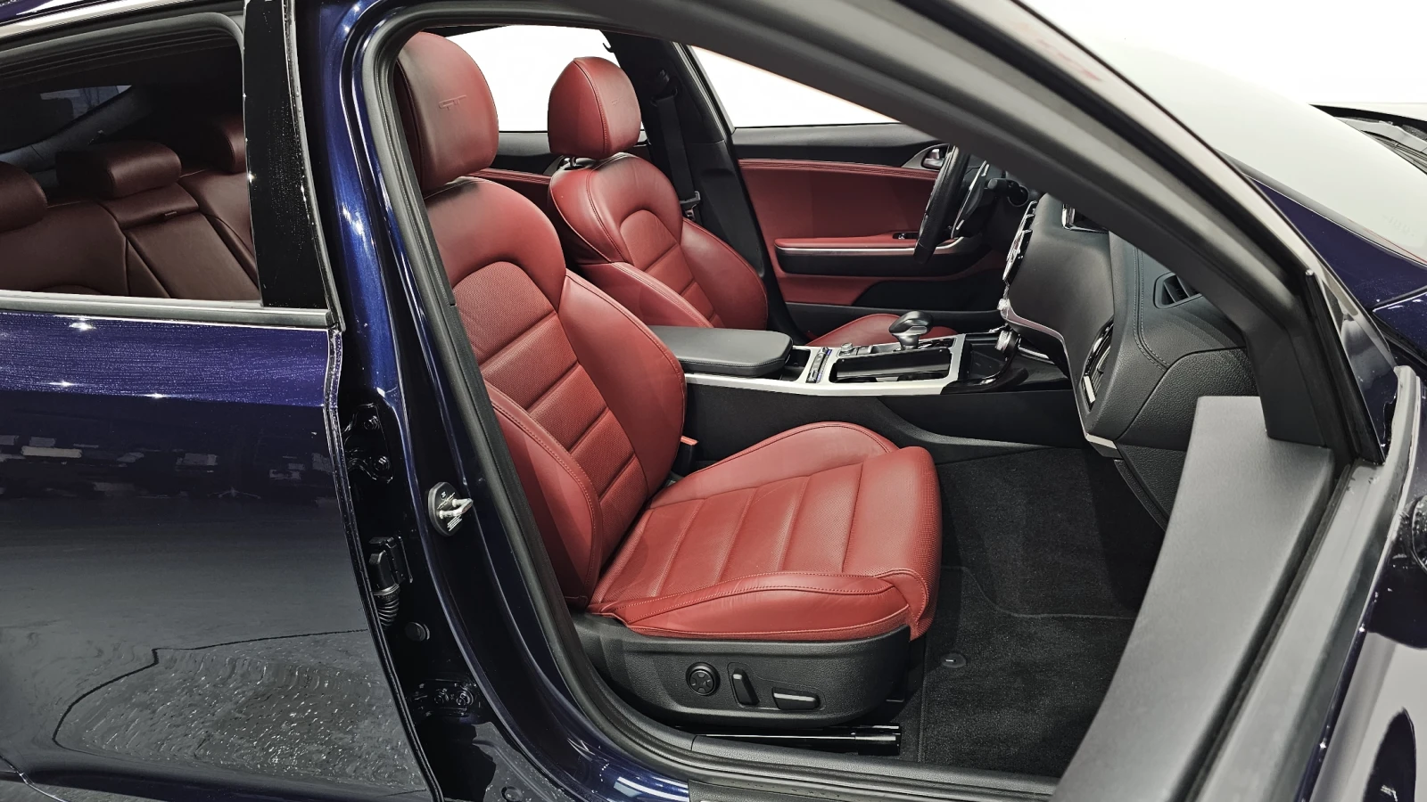 Kia Stinger 3.3T AWD GT  - изображение 10