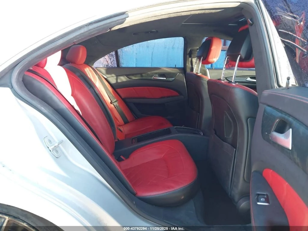 Mercedes-Benz CLS 550 * CARFAX * КУПИ СЕГА* КЛИП - изображение 8