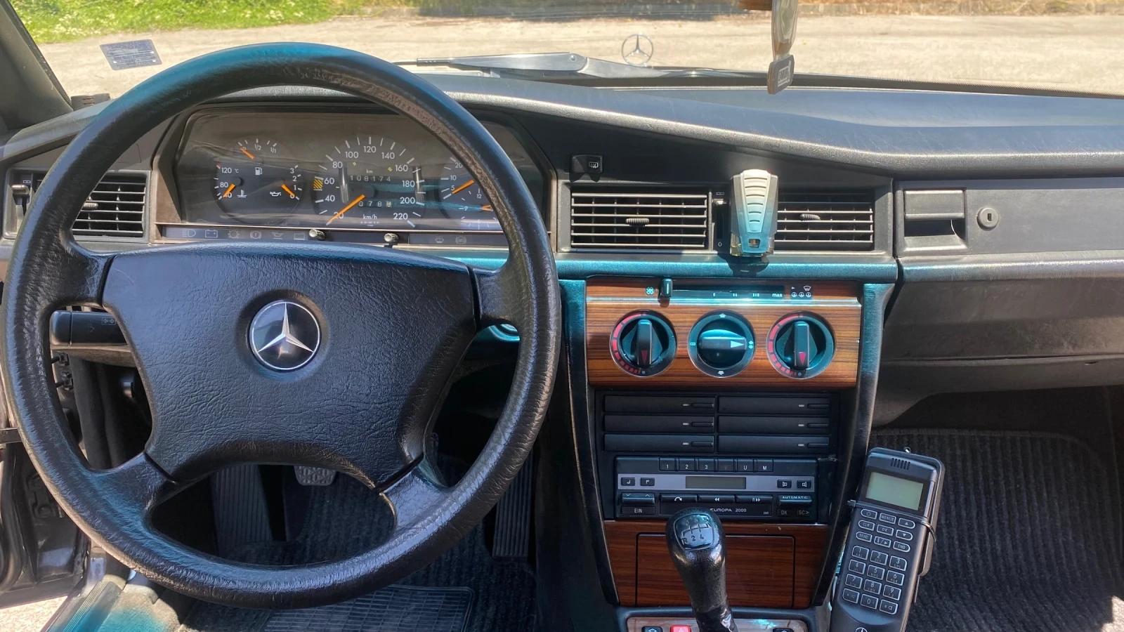 Mercedes-Benz 190  - изображение 10