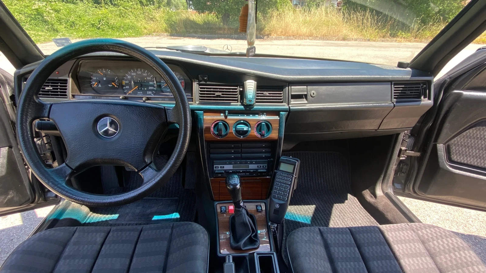 Mercedes-Benz 190  - изображение 9