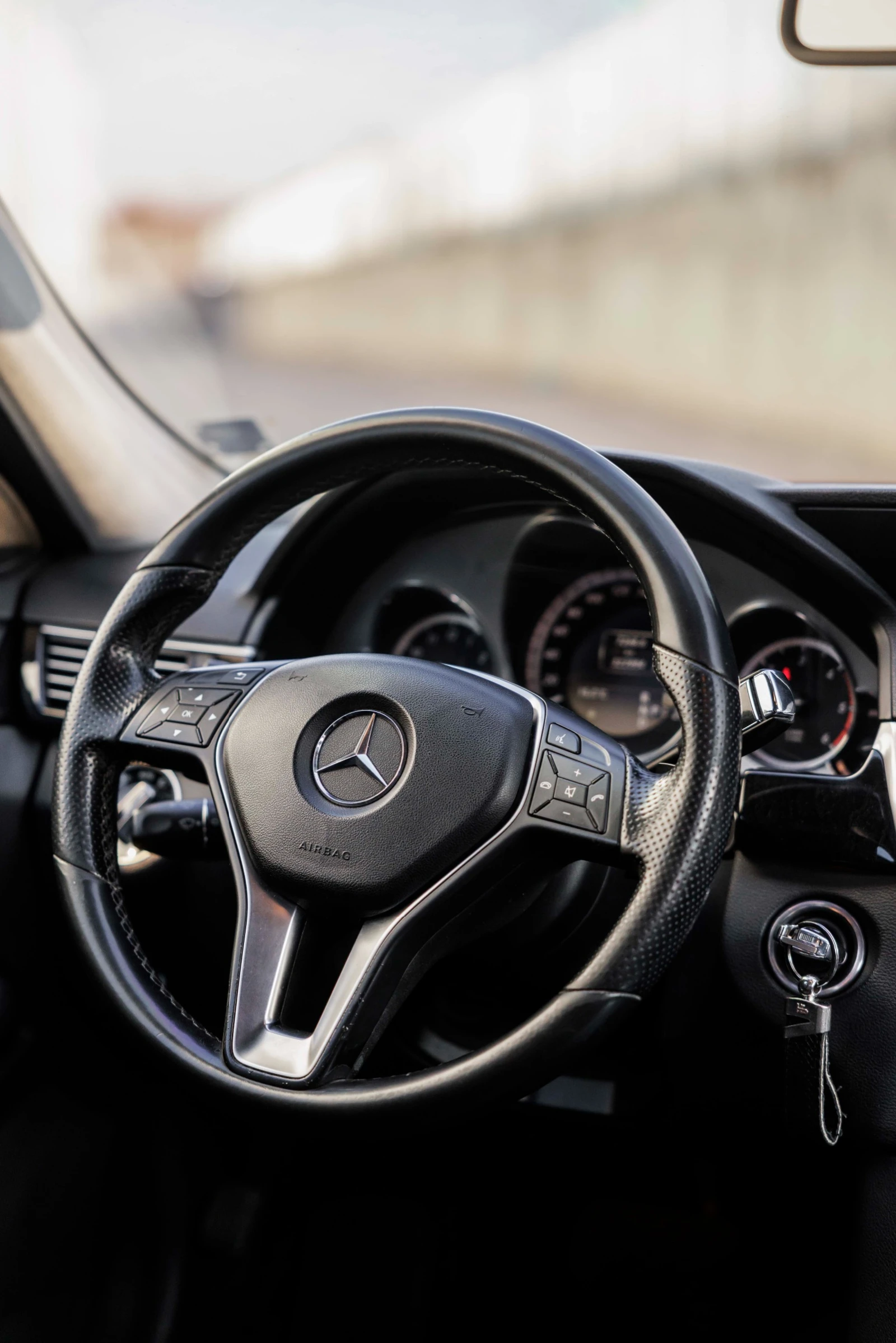 Mercedes-Benz E 220, снимка 9 - Автомобили и джипове - 53878388