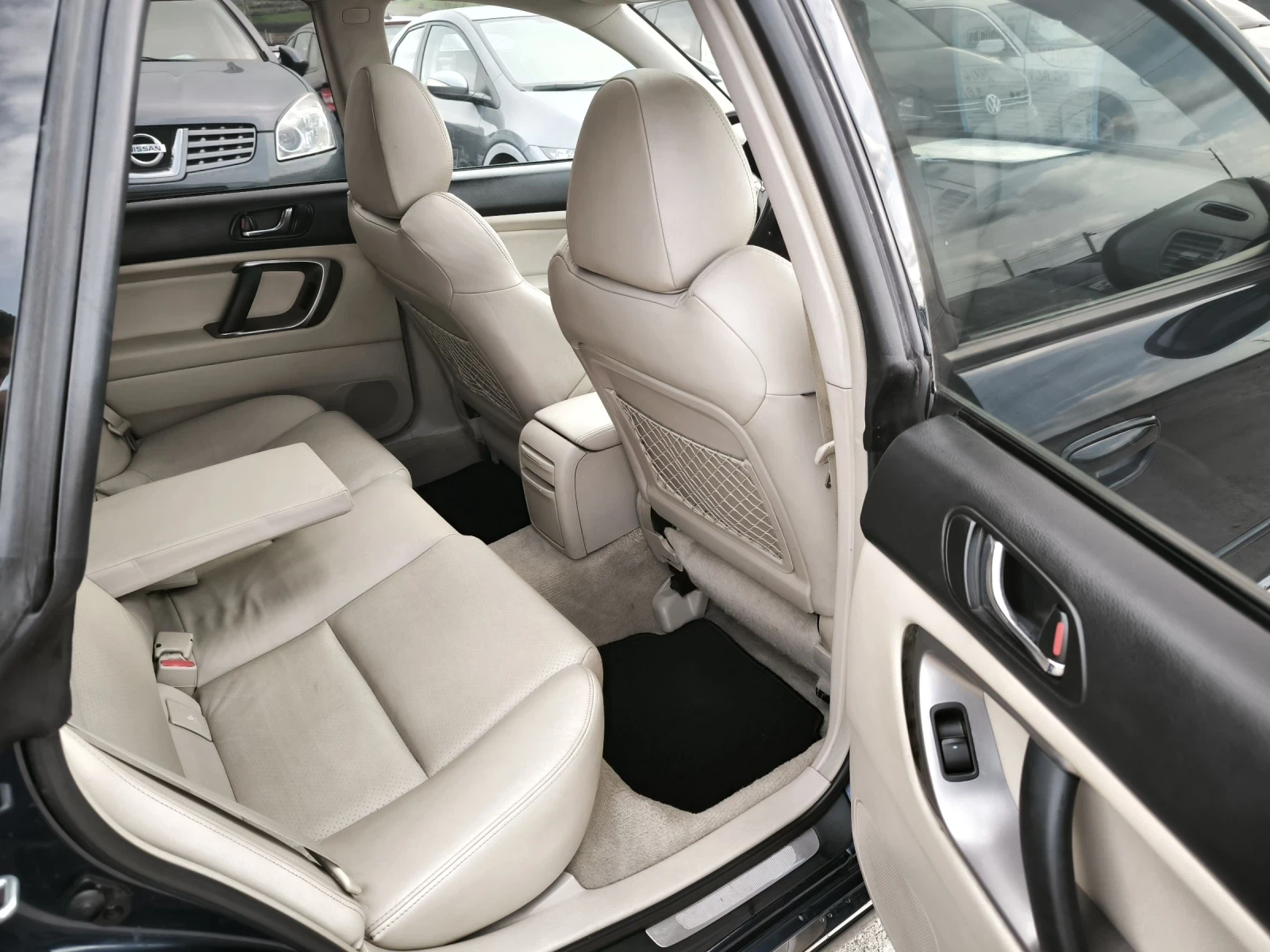 Subaru Legacy 3.0i automatic , снимка 12 - Автомобили и джипове - 54045643