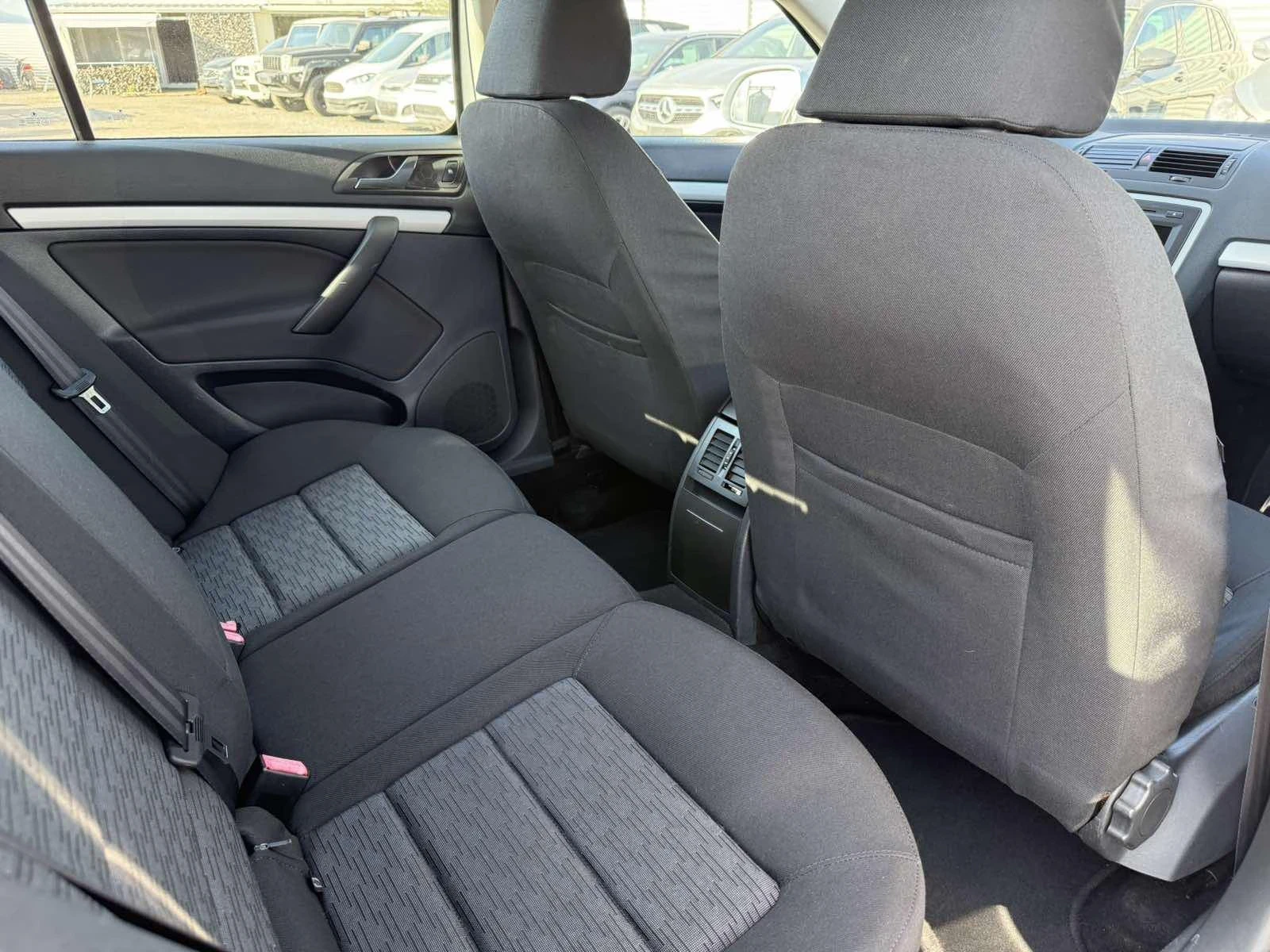 Skoda Octavia 1.6TDI* 105к.с., снимка 11 - Автомобили и джипове - 54234185