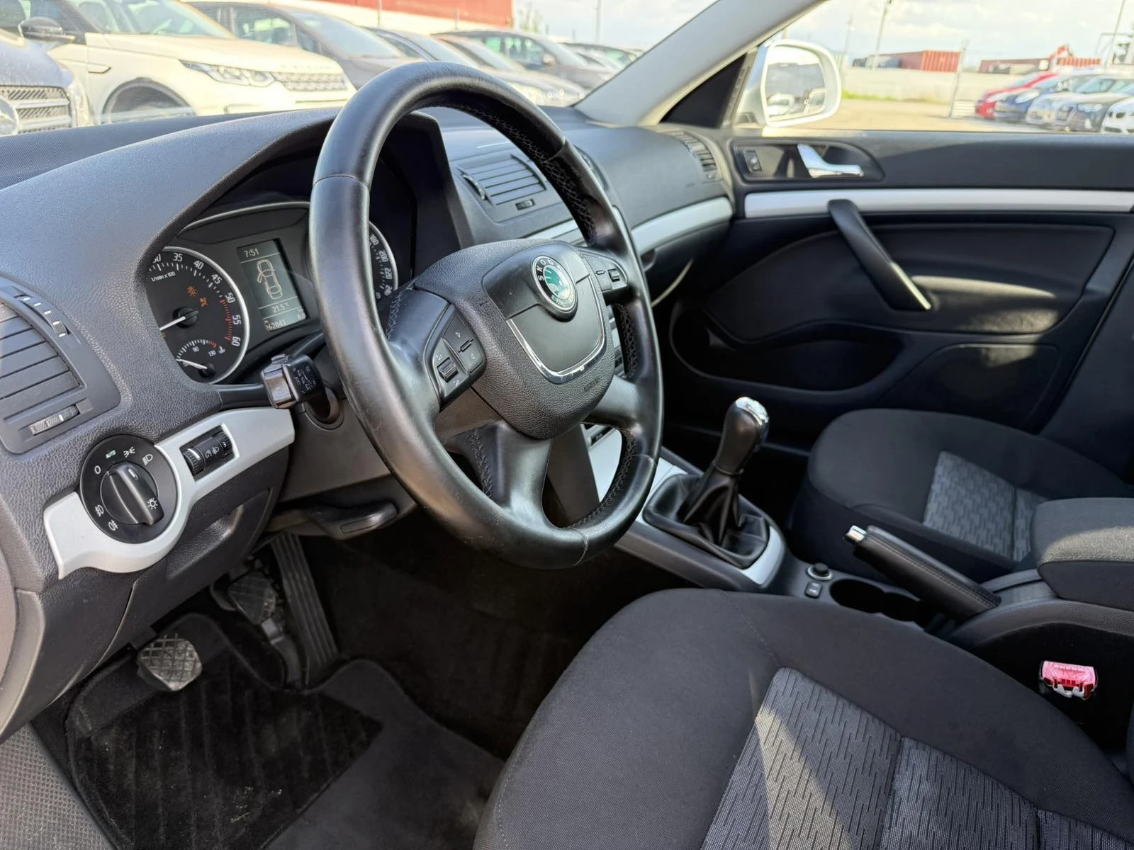 Skoda Octavia 1.6TDI* 105к.с., снимка 13 - Автомобили и джипове - 54234185