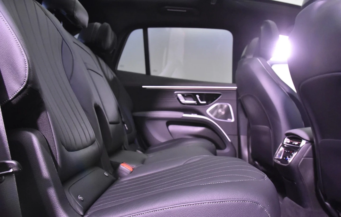 Mercedes-Benz EQS 580 4MATIC, снимка 8 - Автомобили и джипове - 54327619