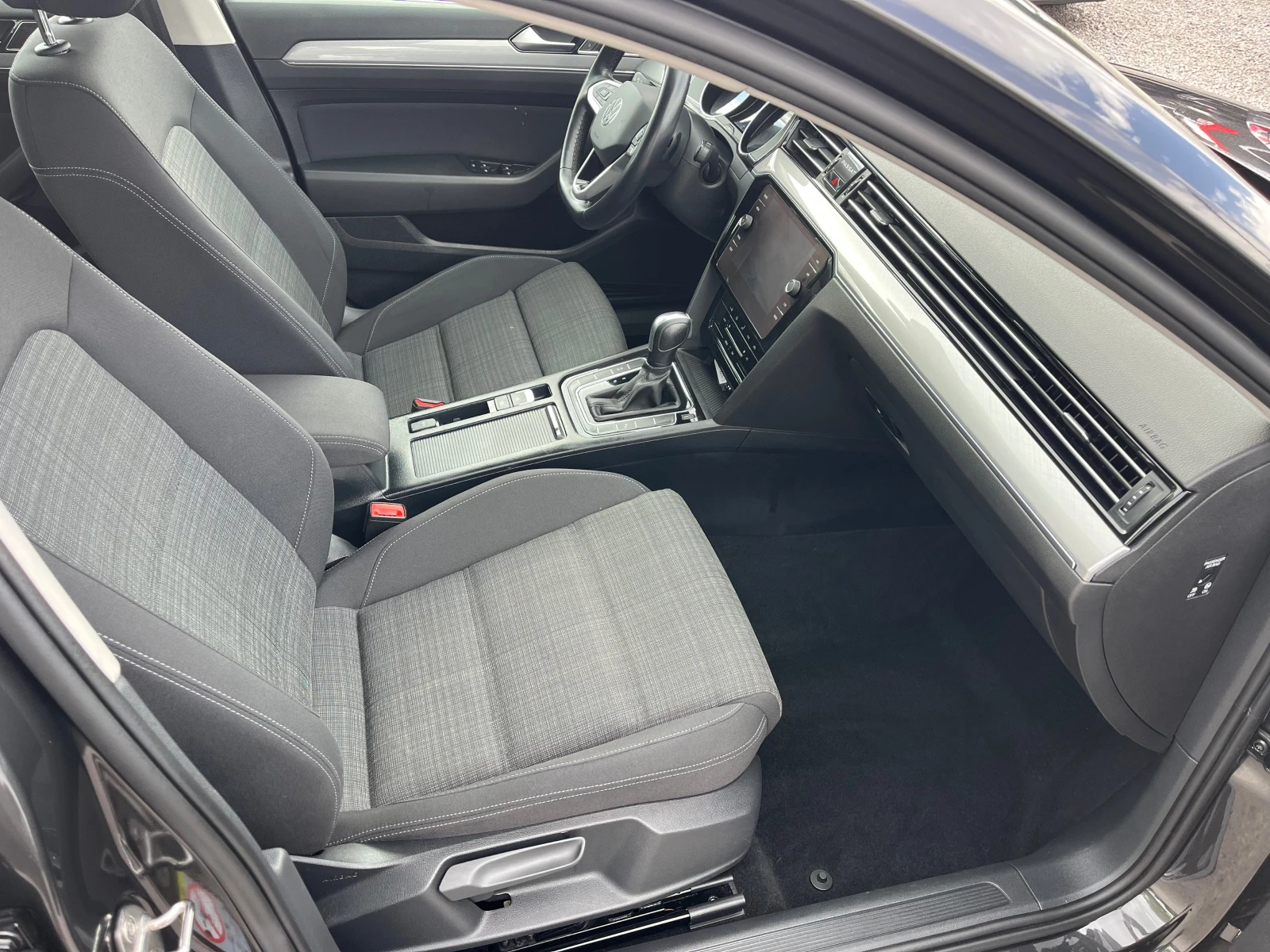 VW Passat 2.0TDI, снимка 11 - Автомобили и джипове - 54571666