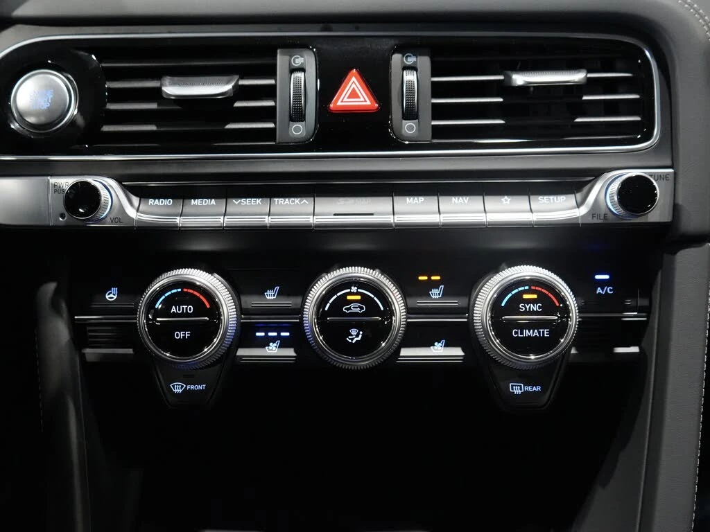 Genesis G70 3.3T AWD, снимка 17 - Автомобили и джипове - 54598712