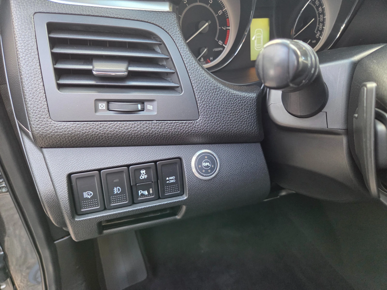 Suzuki Kizashi 2.4I AUTOMAT GAZ, снимка 13 - Автомобили и джипове - 54628825