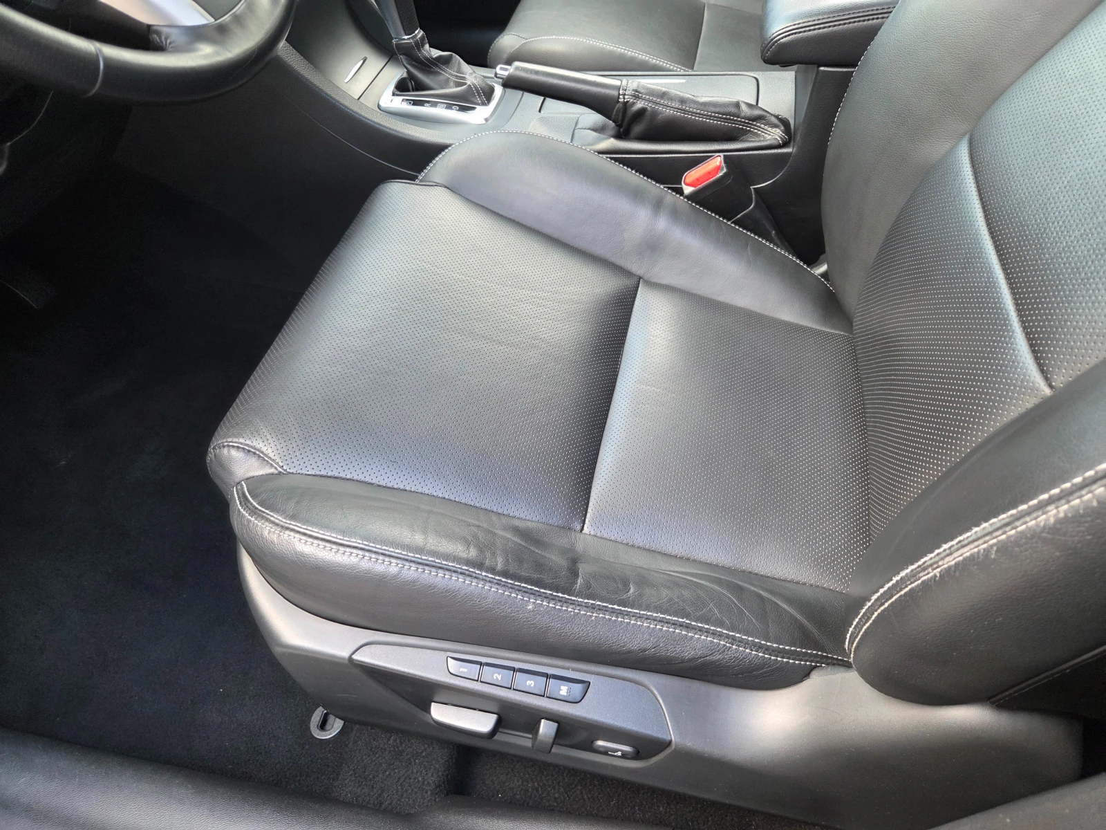 Suzuki Kizashi 2.4I AUTOMAT GAZ, снимка 10 - Автомобили и джипове - 54628825