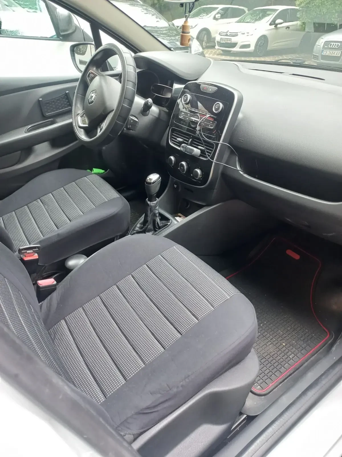 Renault Clio, снимка 6 - Автомобили и джипове - 55003664
