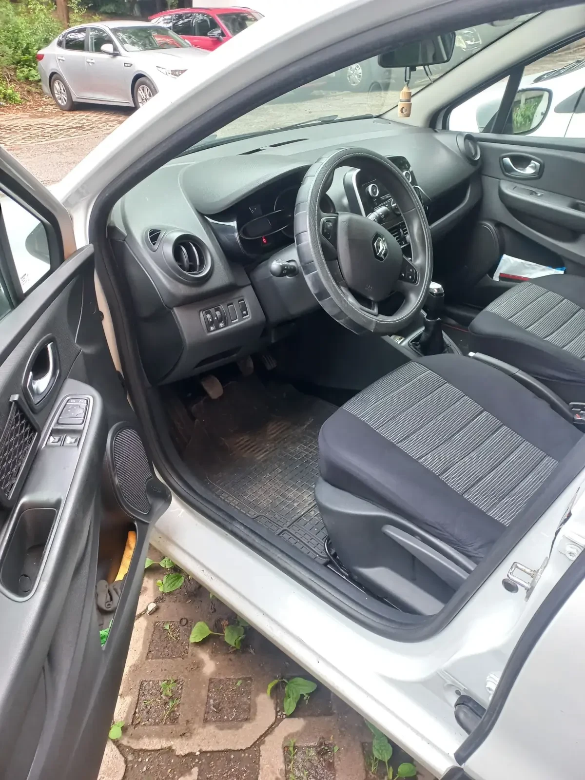 Renault Clio, снимка 9 - Автомобили и джипове - 55003664
