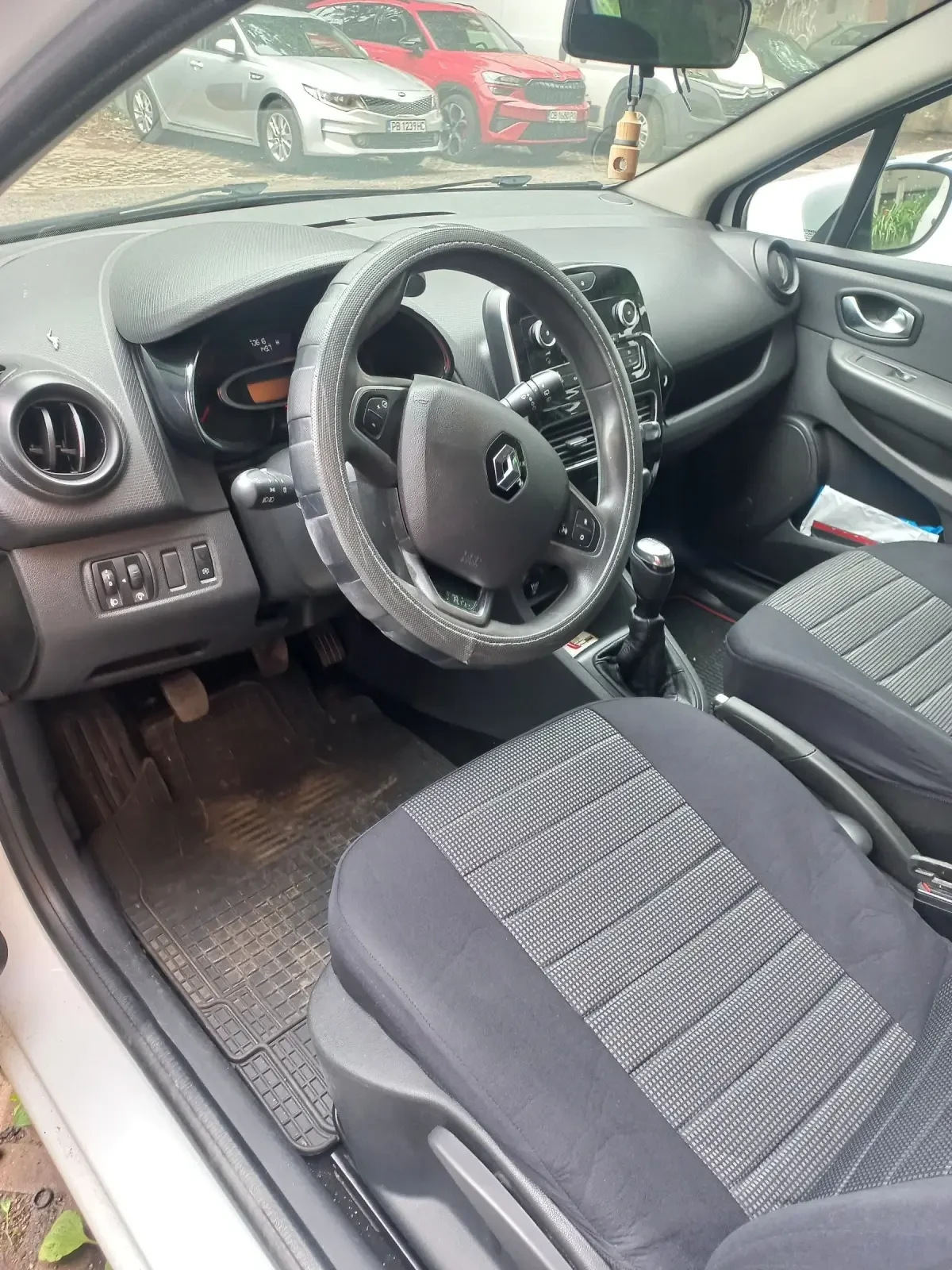 Renault Clio, снимка 5 - Автомобили и джипове - 55003664