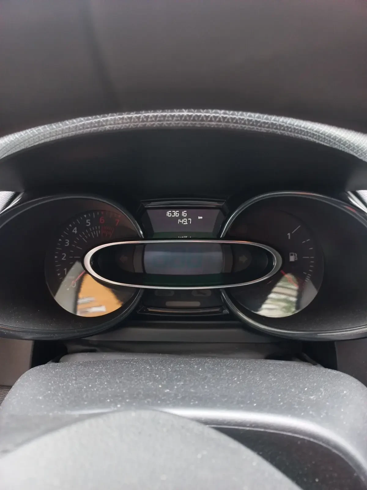 Renault Clio, снимка 11 - Автомобили и джипове - 55003664