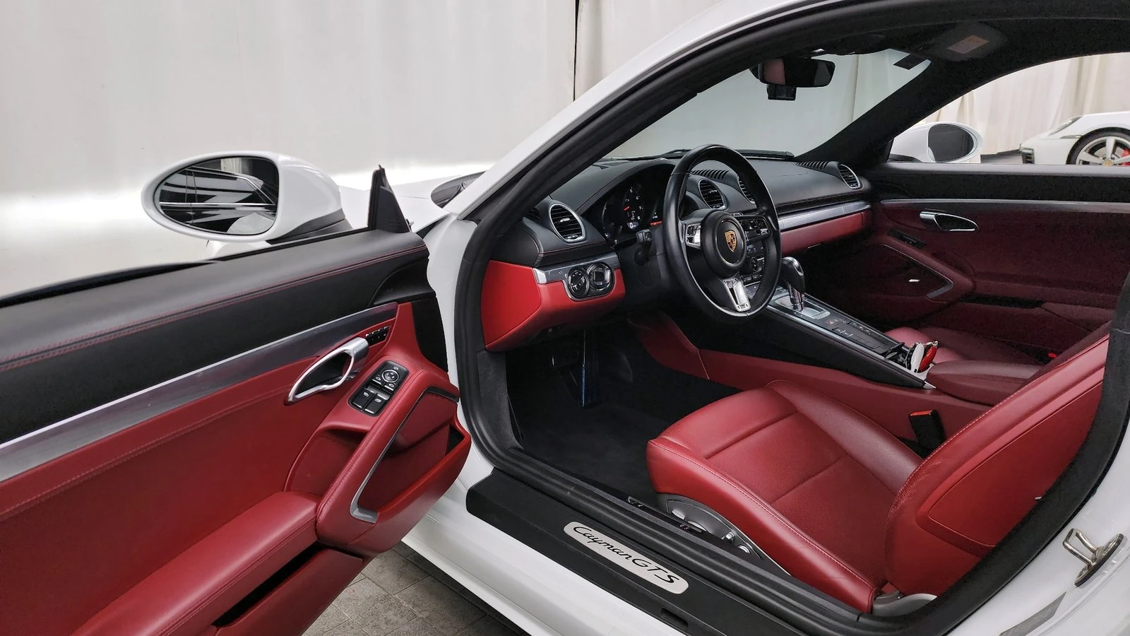 Porsche Cayman GTS* KEYLESS* ПОДГРЕВ ВОЛАН* КРАЙНА ЦЕНА, снимка 10 - Автомобили и джипове - 55271946