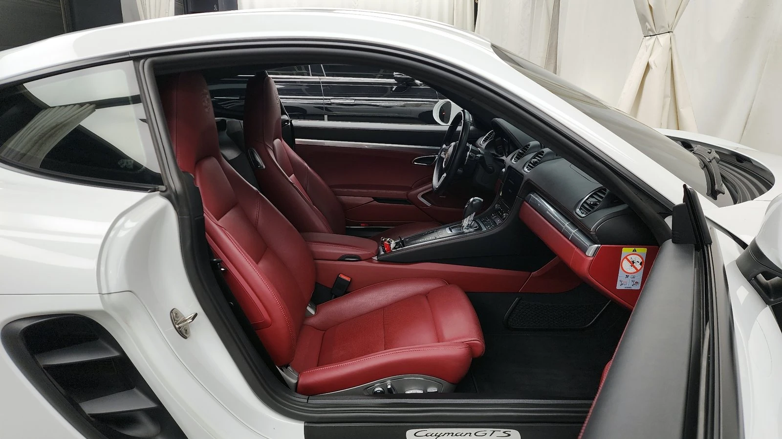 Porsche Cayman GTS* KEYLESS* ПОДГРЕВ ВОЛАН* КРАЙНА ЦЕНА, снимка 11 - Автомобили и джипове - 55271946