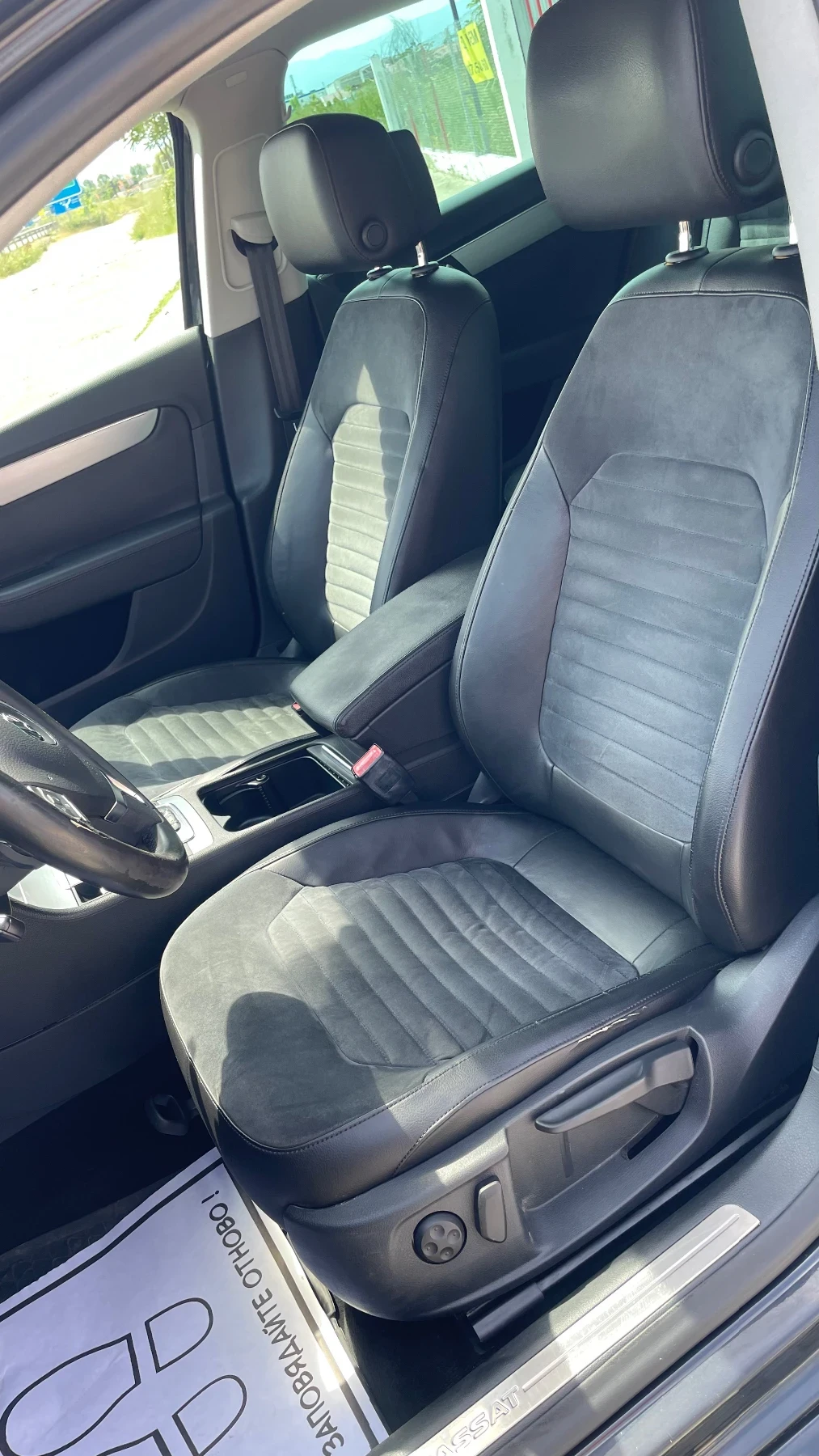 VW Passat 2.0TDI 140к.с. * АВТОМАТ* Нов Маховик* , снимка 6 - Автомобили и джипове - 55440500