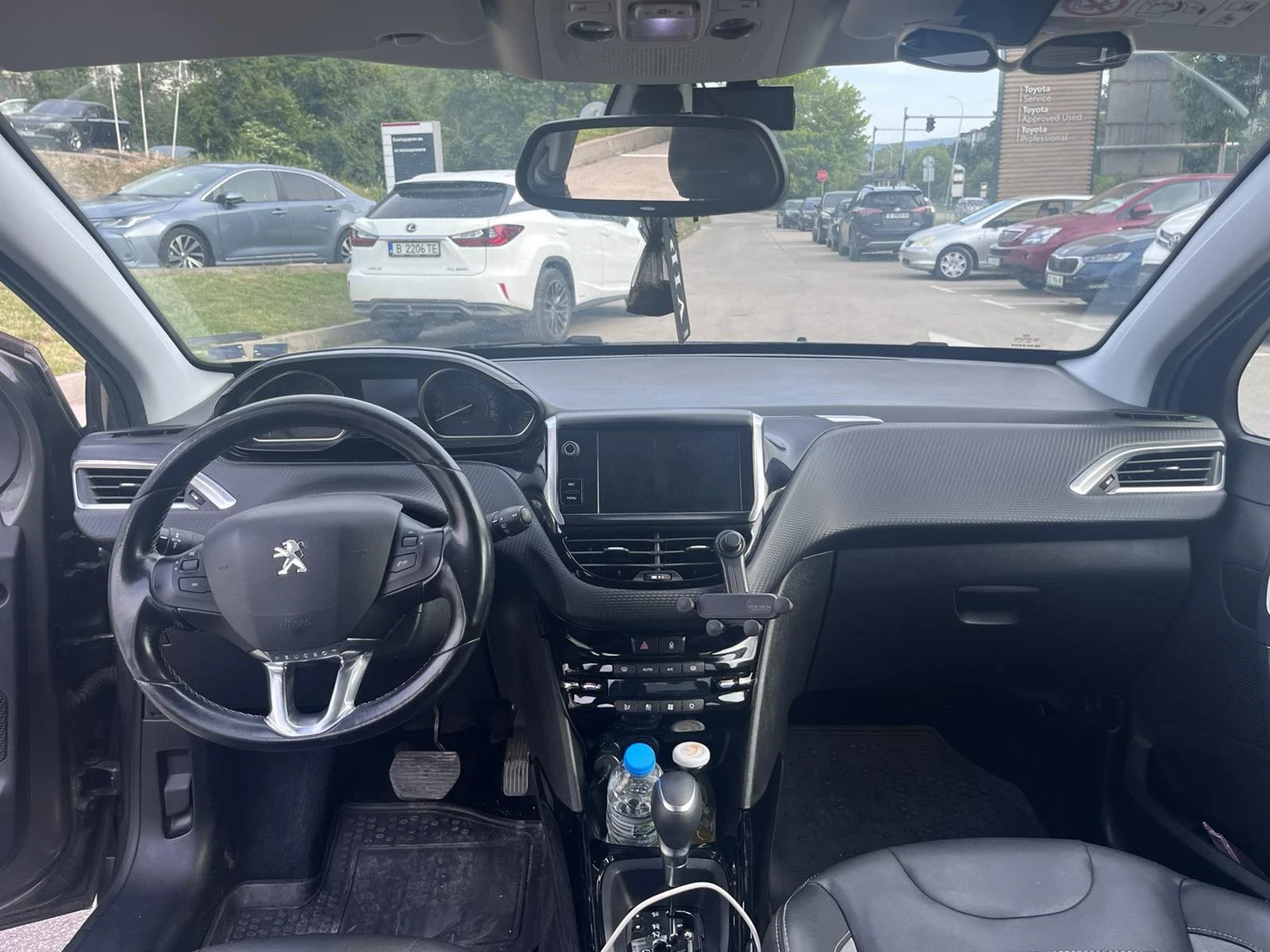 Peugeot 2008 1.2 New ALLURE, снимка 5 - Автомобили и джипове - 55503602