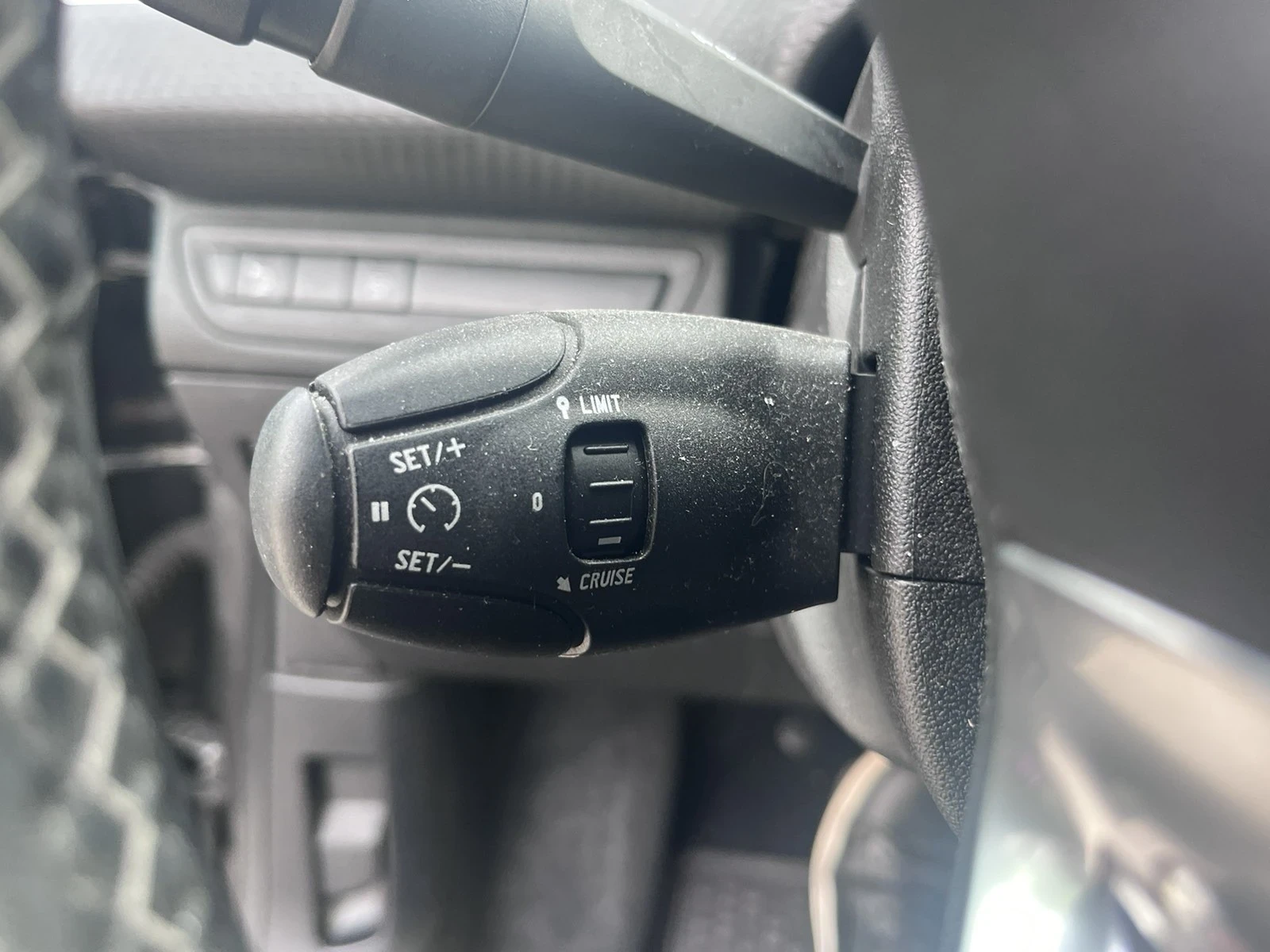 Peugeot 2008 1.2 New ALLURE, снимка 10 - Автомобили и джипове - 55503602