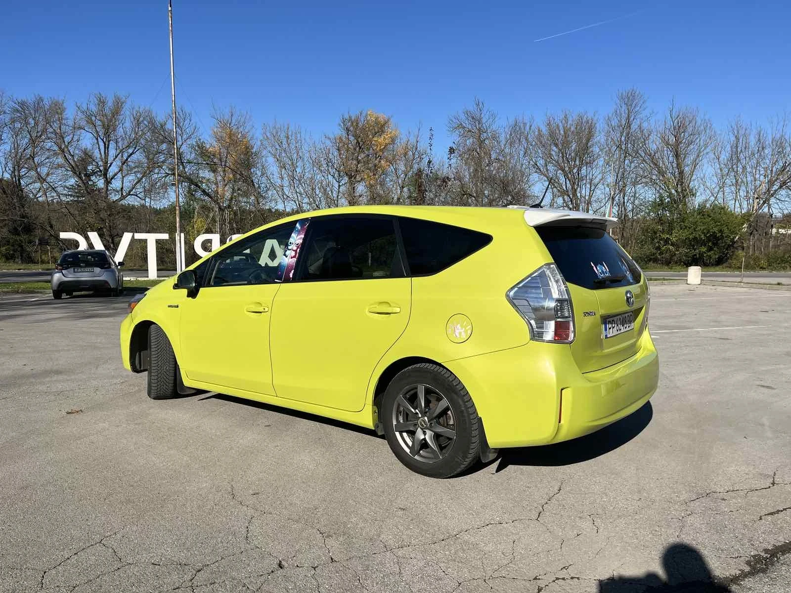 Toyota Prius 1.8 хибрид, снимка 5 - Автомобили и джипове - 55782172