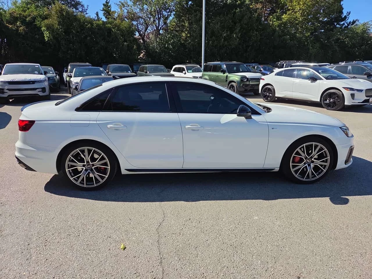 Audi A4 Progressiv | CARFAX | БЕЗ ИНЦИДЕНТИ, снимка 4 - Автомобили и джипове - 56206150
