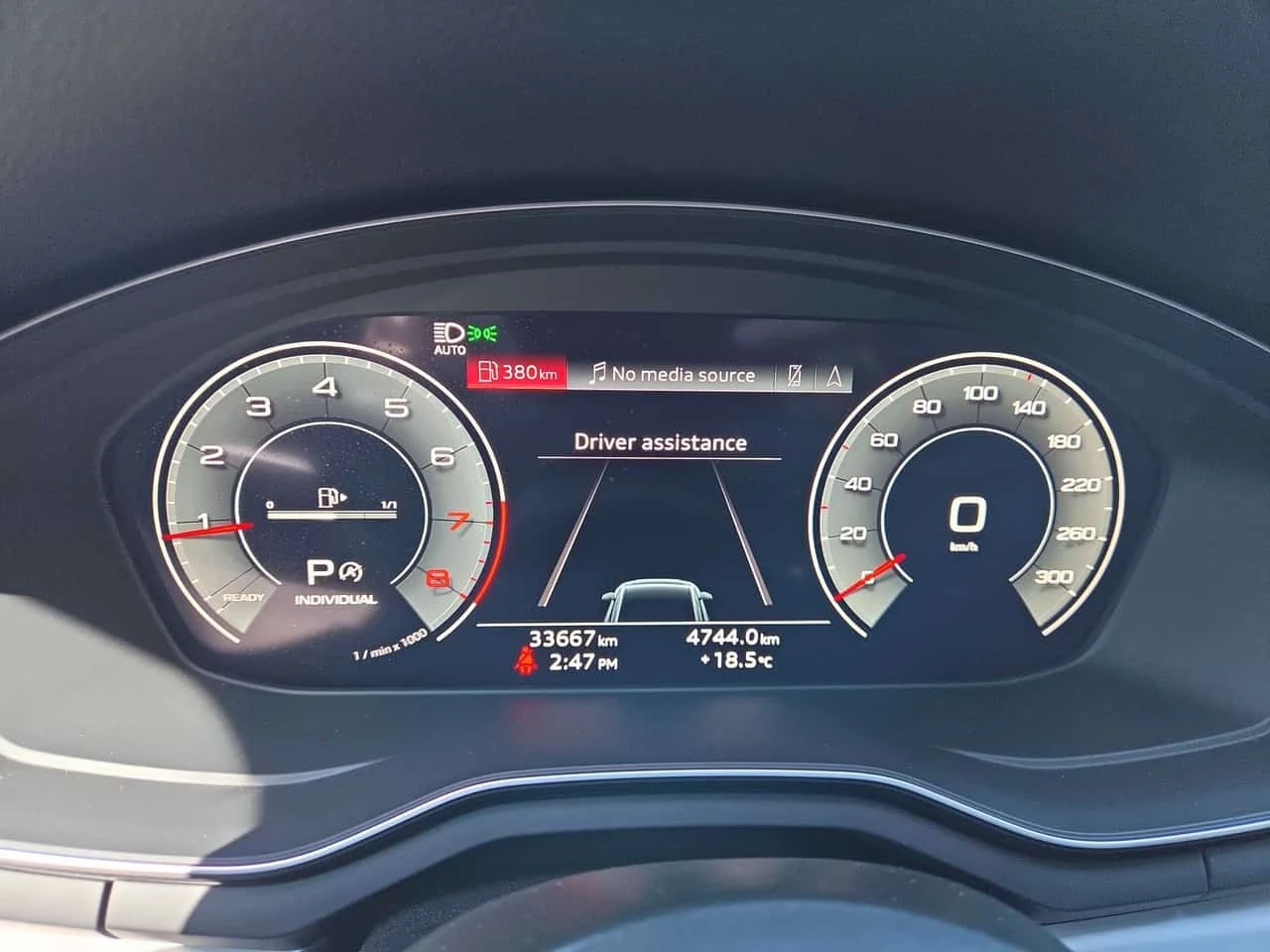 Audi A4 Progressiv | CARFAX | БЕЗ ИНЦИДЕНТИ, снимка 8 - Автомобили и джипове - 56206150