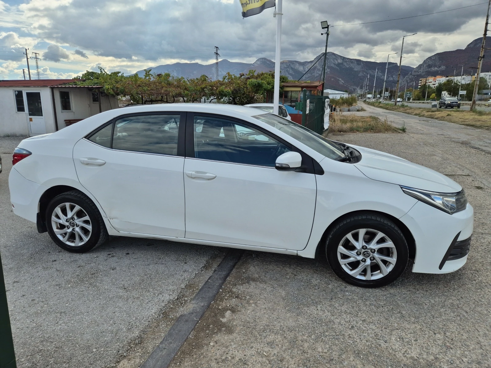 Toyota Corolla 1.6 ��� 6�� ����� | Mobile.bg � ����������� 4