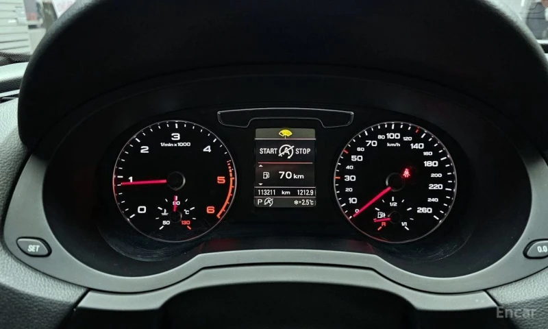 Audi Q3, снимка 8 - Автомобили и джипове - 52884548