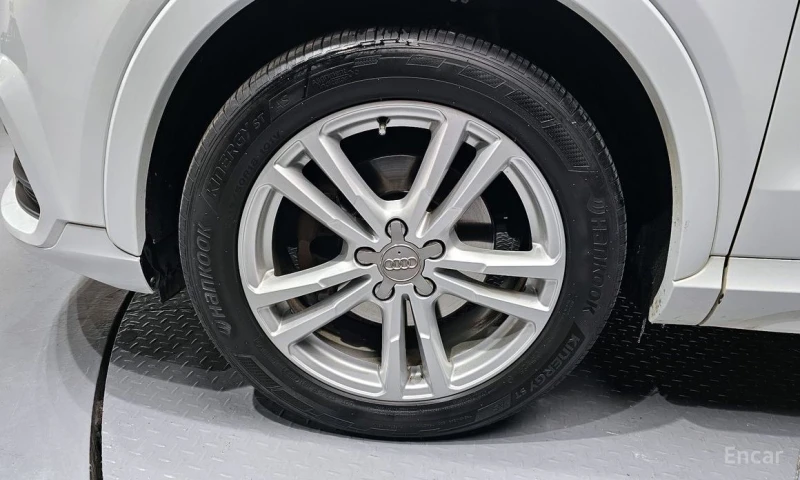 Audi Q3, снимка 5 - Автомобили и джипове - 52884548