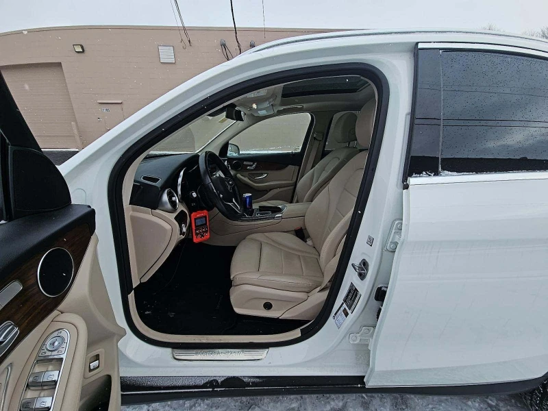 Mercedes-Benz GLC 300, снимка 7 - Автомобили и джипове - 53345395